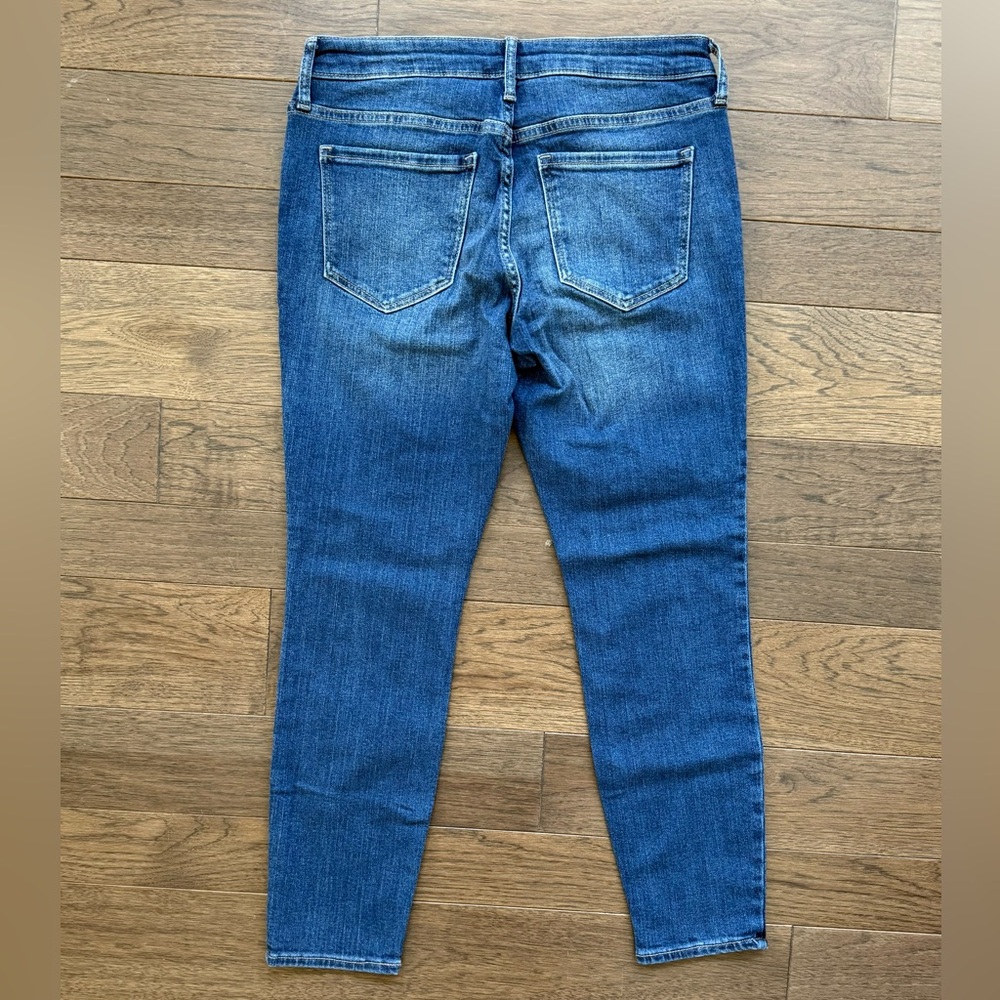 Old Navy Women’s Mid-Rise Rockstar Super Skinny Medium Wash Blue Jeans Size 8P - Picture 4 of 13